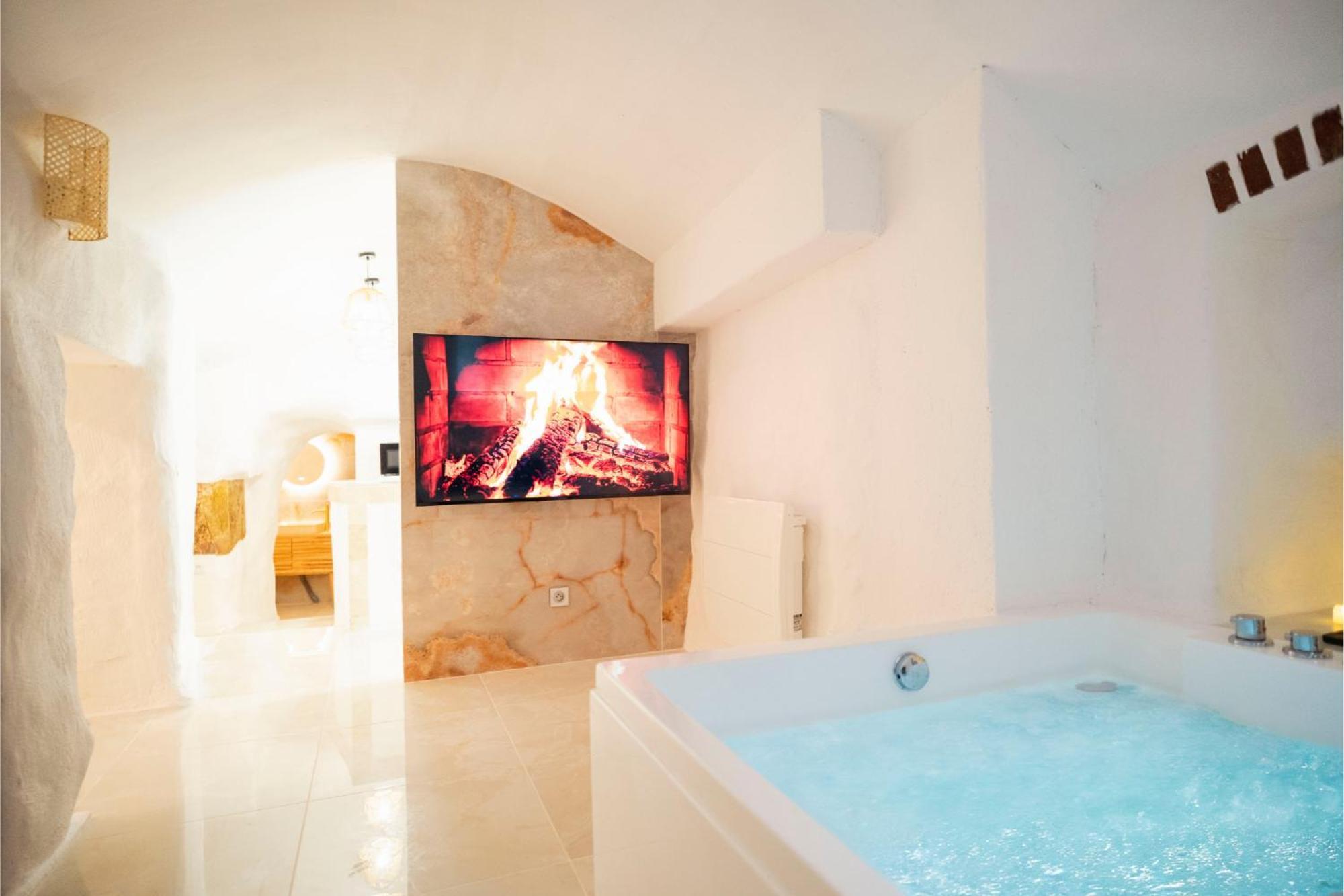 Le Temple D'Aphrodite, Appartement Avec Spa فيين المظهر الخارجي الصورة