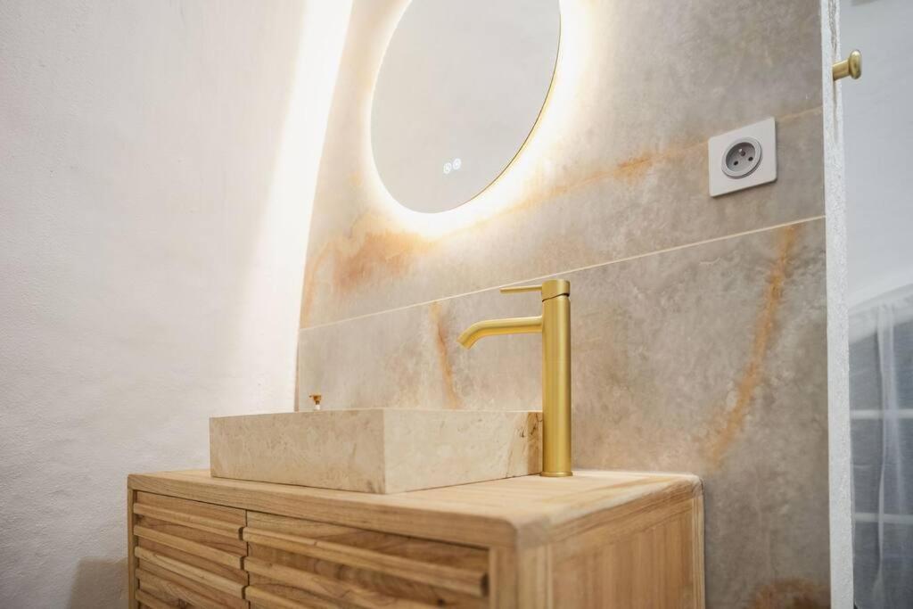 Le Temple D'Aphrodite, Appartement Avec Spa فيين المظهر الخارجي الصورة
