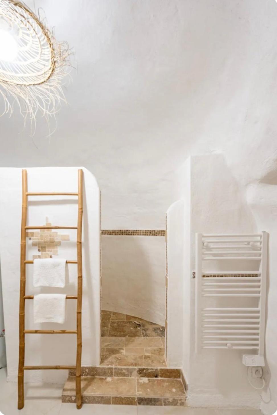 Le Temple D'Aphrodite, Appartement Avec Spa فيين المظهر الخارجي الصورة